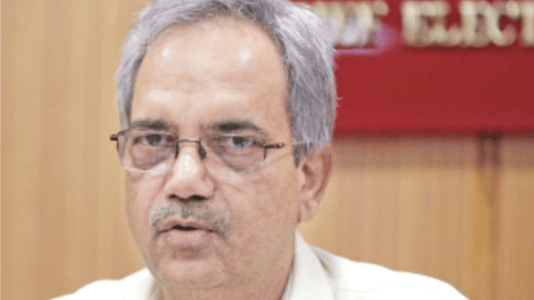 Delhi violence: Congress urges President to remove Amit Shah