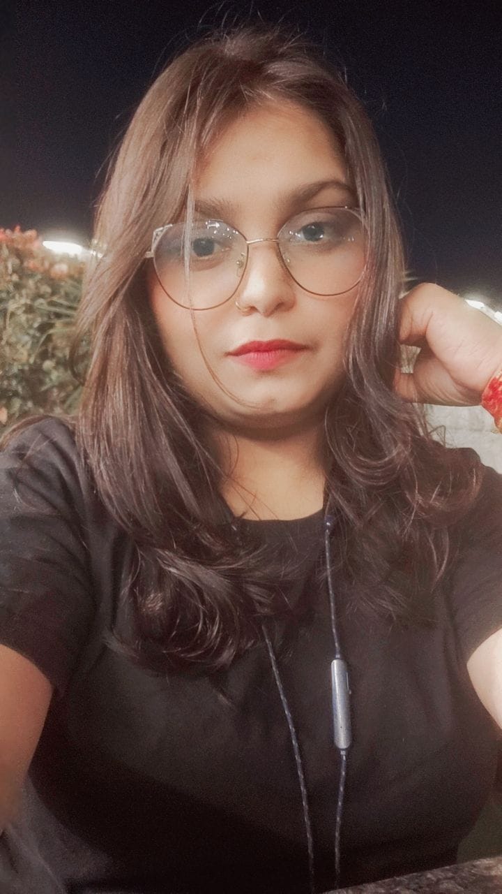 मृणाल पाठक