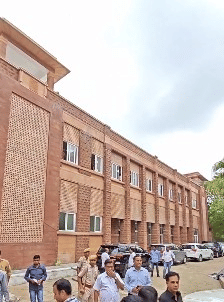 أشوك جيهلوت ينتقد حكومة حزب بهاراتيا جاناتا بسبب تأخر افتتاح مكتبة سومر في جودبور